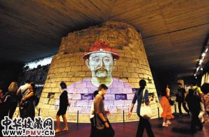 经过两年多的精心筹备,故宫博物院《重扉轻启――明清宫廷生活文物展》 9月26日晚在法国巴黎罗浮宫博物馆正式开幕。 新华社记者 高 静 摄