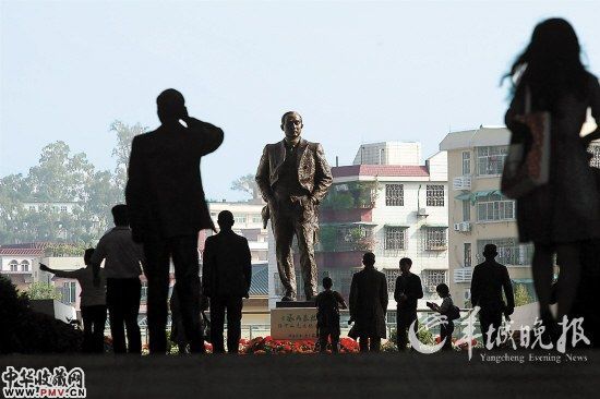 纪念馆展区内，孙中山仿佛正注视着新时代的国人 羊城晚报记者 林桂炎 摄