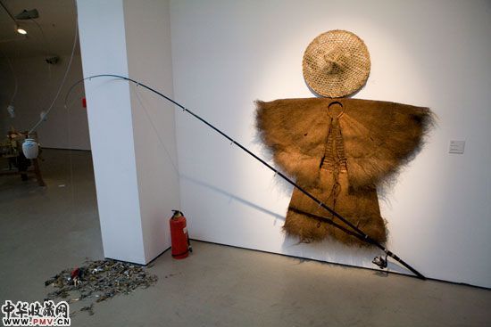 参展作品 《渔翁》 2010 邱志杰