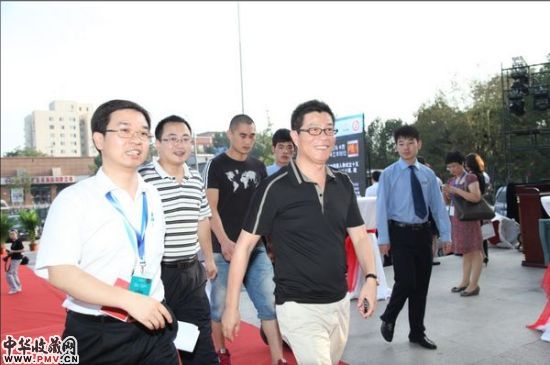 华谊兄弟传媒股份有限公司董事长王中军先生参加开幕式 华谊兄弟传媒股份有限公司董事长王中军先生参加开幕式