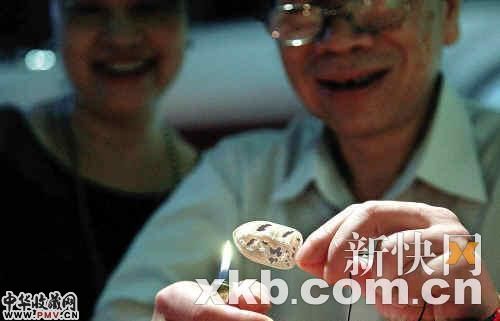 用火烧方法可以辨别象牙的真假。