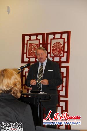 阿贝尔先生在开幕式上讲自己与中国当代艺术的不解之缘