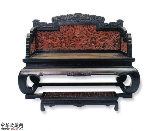 紫檀木雕漆云龙纹宝座（清乾隆，北京故宫藏）