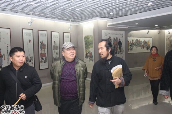 艺术总监刘焙、董浩和策展人王茂。