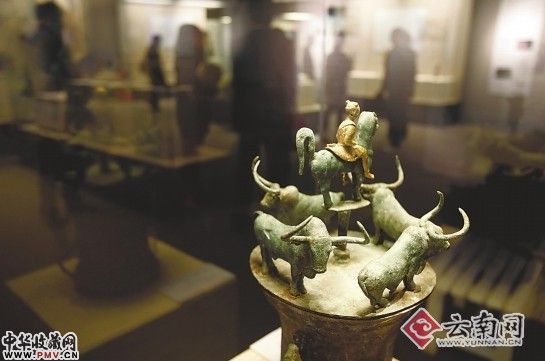 战国时期的牛虎铜案