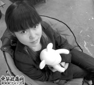 □贺娟（上）以及她的作品