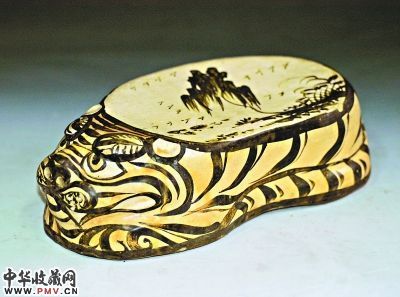 磁州窑虎形枕