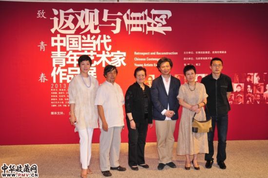 (自左向右:马奈草地国际俱乐部董事长金锡顺、中国美术家协会会员邓平祥、中国艺术研究院研究员陶咏白、中国美术家协会《美术》杂志执行主编尚辉、前海世博基金董事刘博、白盒子艺术馆副馆长段君)