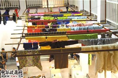 傅中望曾经在湖北引起争议的“晒衣服”这次晾到了北京。             <p style=