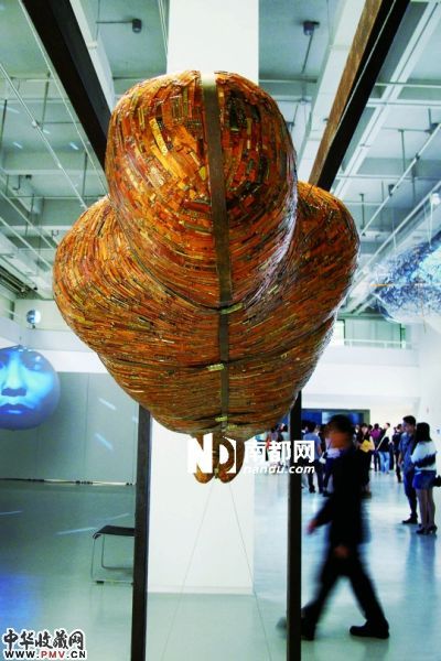 杨光雕塑展：给电子垃圾注入艺术人格 收藏资讯