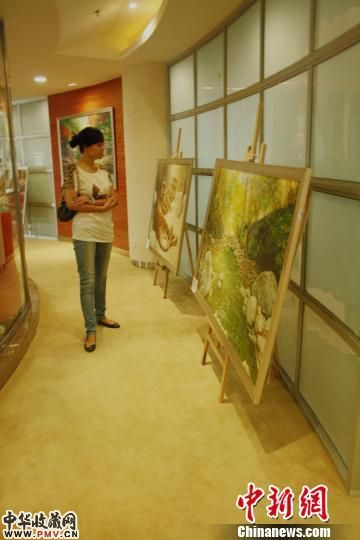 图为作品展览现场。　吴佳蔚　摄