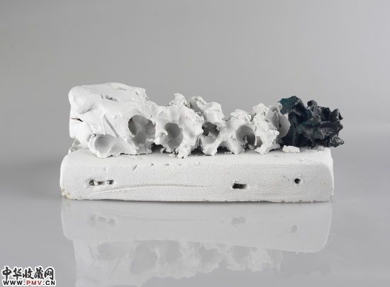 赵培生作品《?∠盗兄 三》 35×15×13厘米 瓷 2013年