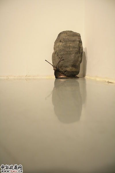 家  铸铜、天然石30cm×16cm×41cm  2013