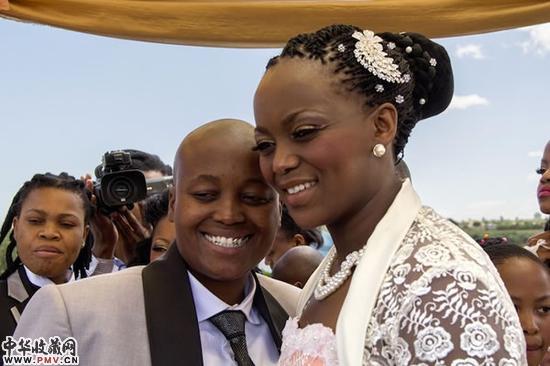 Ayanda              <p style=