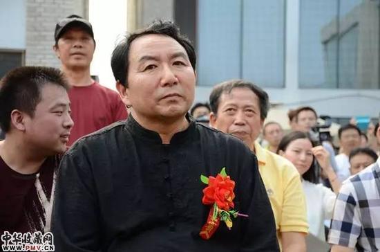 参展艺术家李金峰