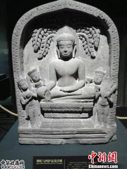 《高棉的微笑—柬埔寨吴哥文物与艺术》 记者 冽玮 摄