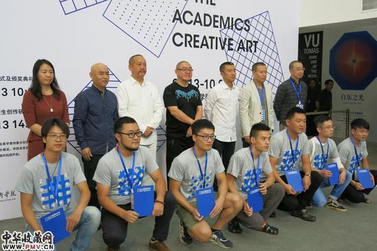 学院本色2015:美院在校生创作展举办 收藏资讯