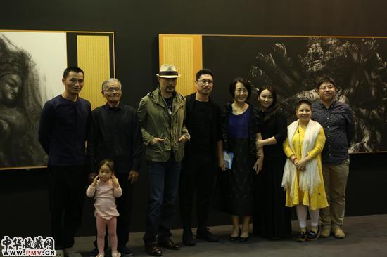 徐锦江、艺术家孙浩及友人