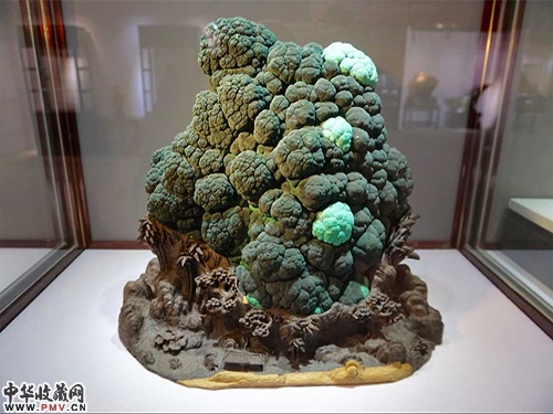 在博览会上提前亮相的奇石展品