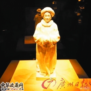 法国制作的乾隆素瓷有点萌 收藏资讯