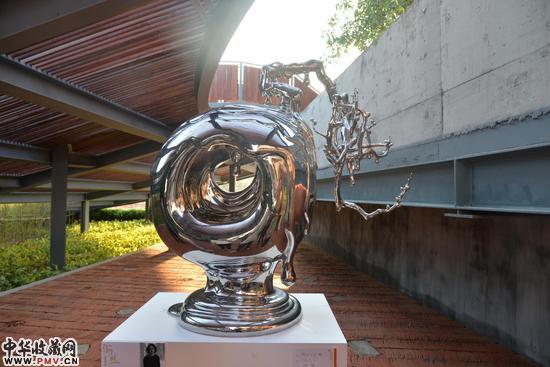 陈文令《随处可坐佛》雕塑