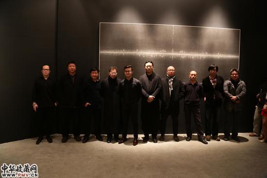 “黑度—奥尔弗斯的凝视” 展览  艺术家大合影