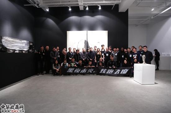 黑度夜跑大合影