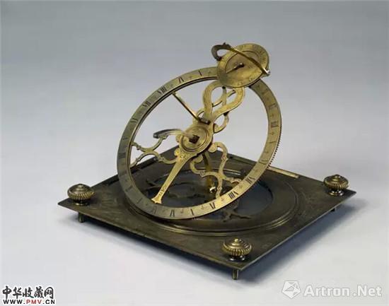 展品：铜镀金地平赤道日晷