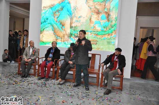 6论坛与会者从右至左依次是柯蒂斯（美国）、张德祥、马可乐、杨波、林实法（香港）