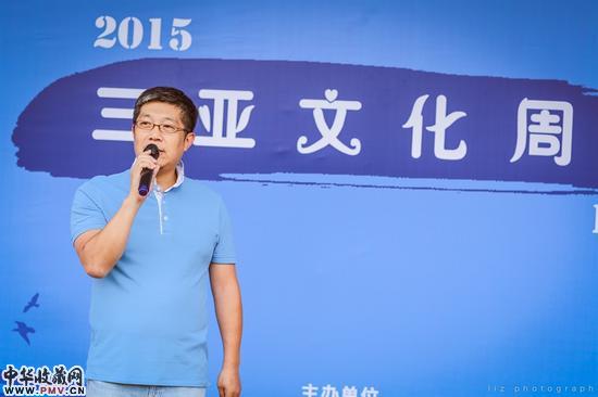 墨骨艺术基金会主席李墨白先生