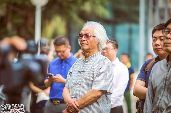 墨骨油画创始人李秀实先生