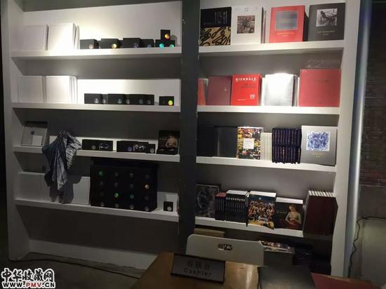 艺术衍生品销售区