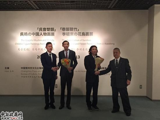 京都華僑總會(huì)會(huì)長楊正武、收藏<strong>WhatsApp%E3%80%90+86%2015855158769%E3%80%91how%20hoist%20works</strong>副会长高桥孟与参展艺术家