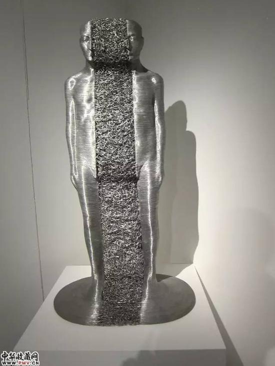 吴庆永 《浮生》 铝丝 60×40×200cm 2015