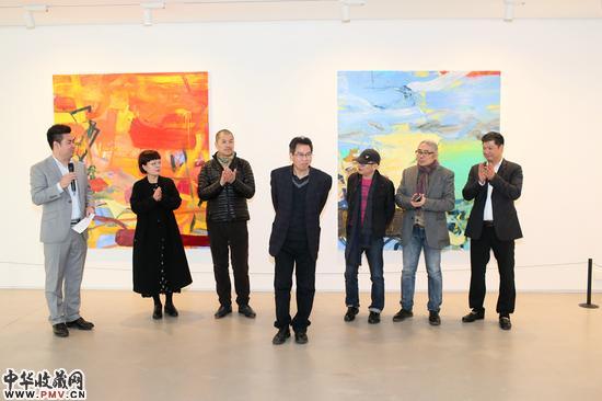 开幕现场参展艺术家马可鲁、艺术冯良鸿、代美孟禄丁、术馆收藏策展人王端廷、超越抽象年代美术馆馆长罗静方先生等嘉宾先后发言致辞。形式相年