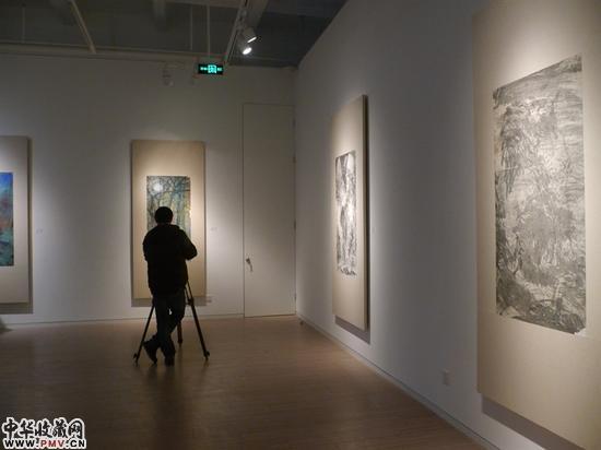 “天地生人?董欣宾”艺术展现场