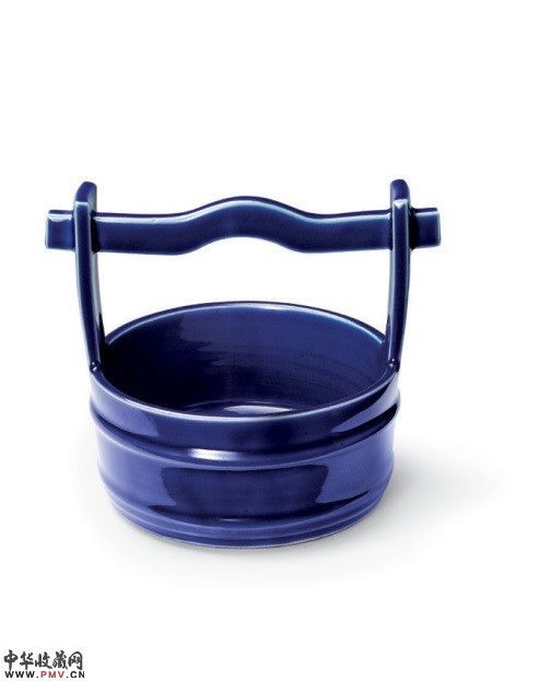 仿木桶状花瓶，日本，十九世纪，蓝釉瓷器，可能源自平户，三川内烧（长崎县），　鲍氏东方艺术馆，Marian Gérard ? Fondation Baur， Genève