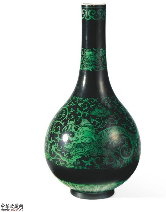 “黑彩”瓶　清代（1644-1911），　雍正年间（1722-1735）鲍氏东方艺术馆　Marian Gérard ? Fondation Baur， Genève
