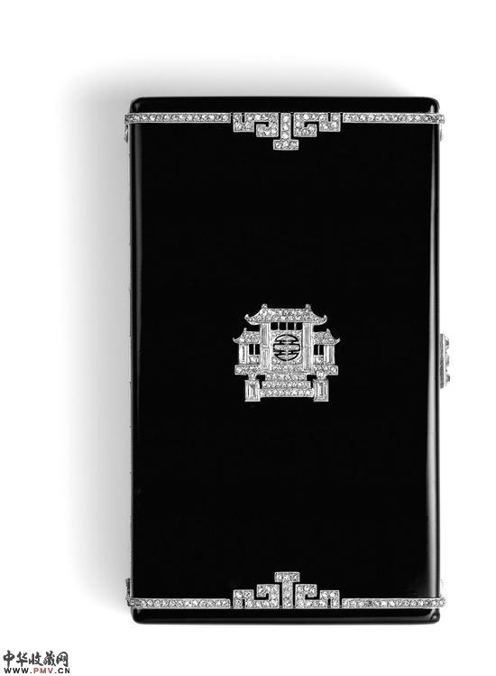 “中国庙宇”化妆盒　卡地亚巴黎，1927年　卡地亚典藏　Nils Herrmann， Collection Cartier ? Cartier