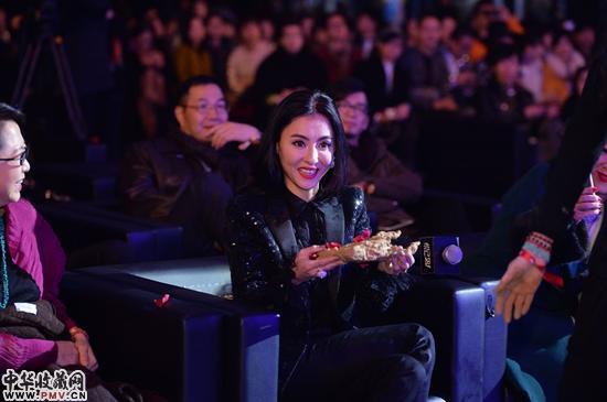 悦·界中国当代女性艺术展在上海举办 收藏资讯