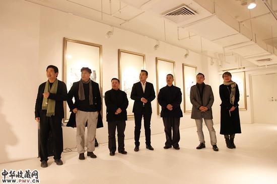 左起：张子康先生、献展讯刘庆和先生、办收陈子游先生、王军先生、李江航先生、张伟平先生、孙越女士