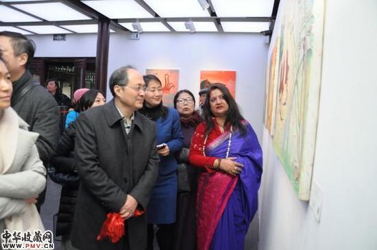 拉吉尼中国个展开幕 画作呈现尼泊尔社会风貌