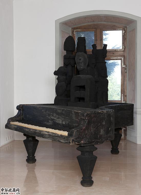 没顶公司 _ 徐震 Sponge Piano 泡沫 蜡 260x210x255cm 2011