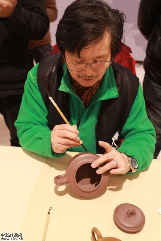 11原江苏省国画院任务研究所所长贺成文人壶创作中