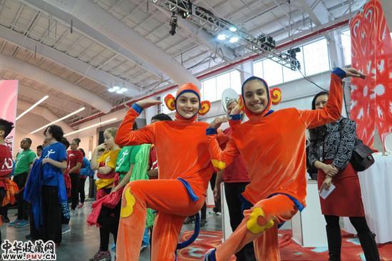 全美舞蹈协会学院演出“猴子舞蹈”