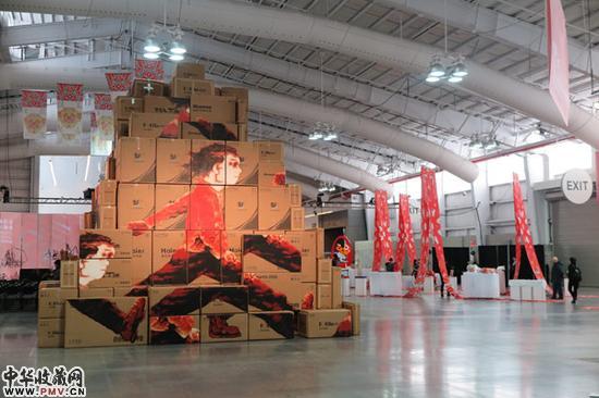 中央美术学院副院长苏新平教授大型装置作品《奔走的人》