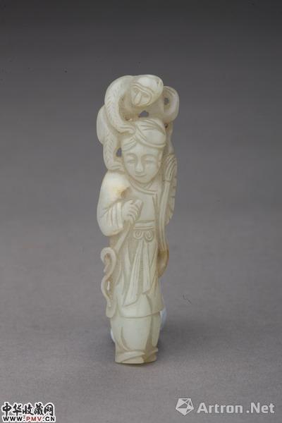 首都博物馆展出的明代白玉戏猴珮