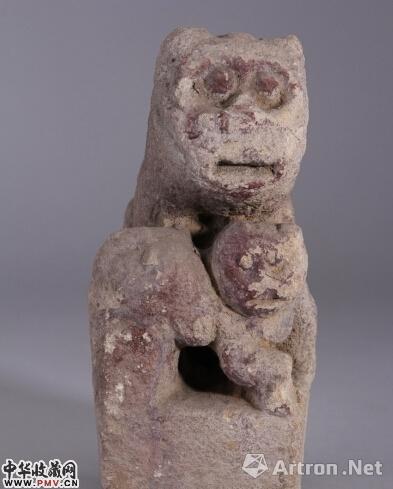扬州博物馆展出的明代石质母子猴