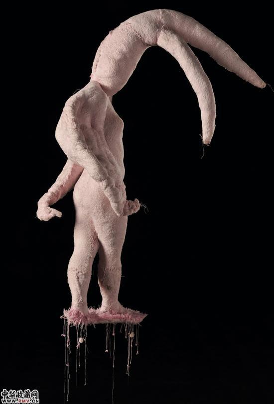 无题，2009，织物和树脂，80×56×33cm