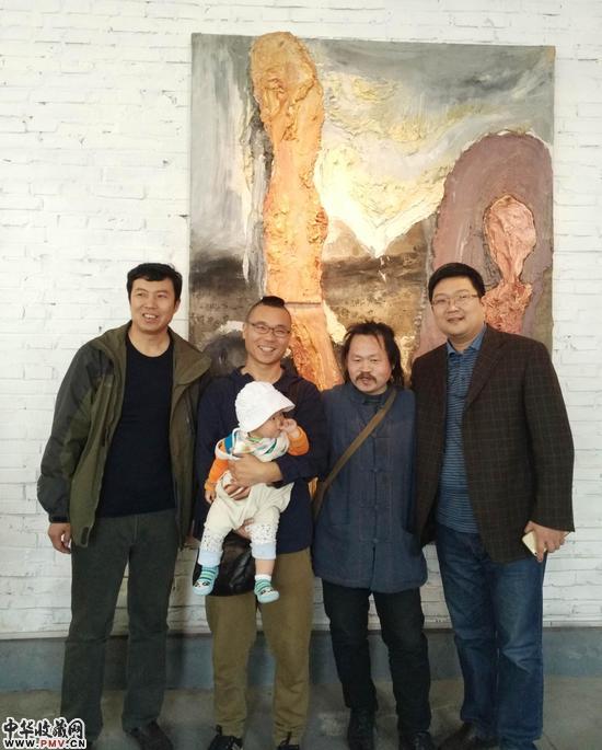 展览现场藝術(shù)家與嘉賓合影